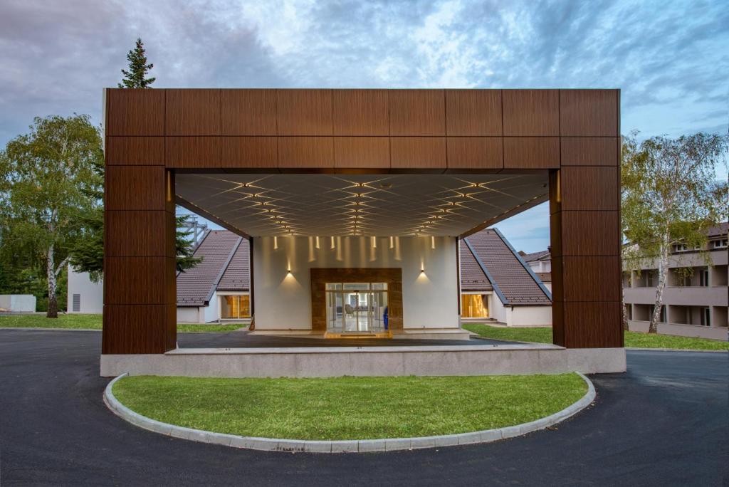 HOTEL SUNCE 4*- СОКО БАЊА
