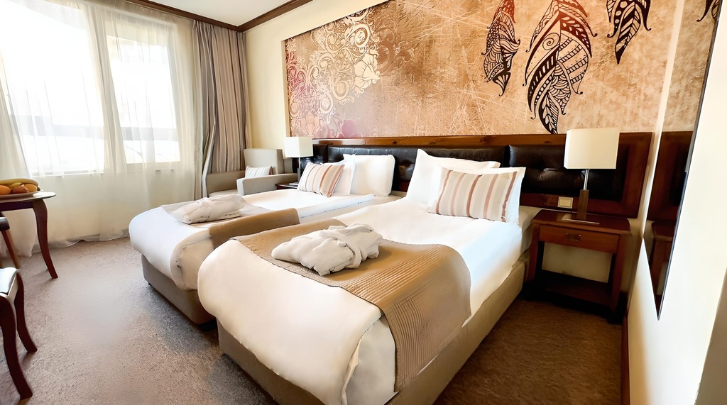 PLATINUM HOTEL & CASINO 4*