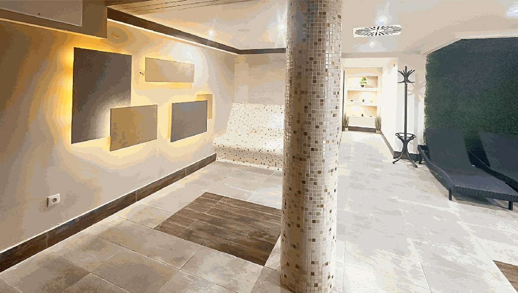 PLATINUM HOTEL & CASINO 4*